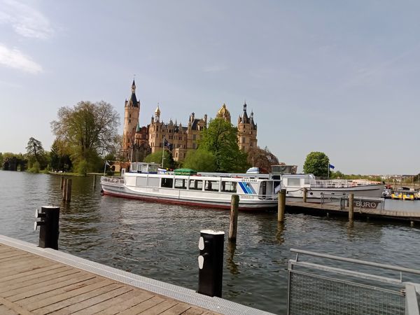 Schwerin vom Wasser aus bestaunen