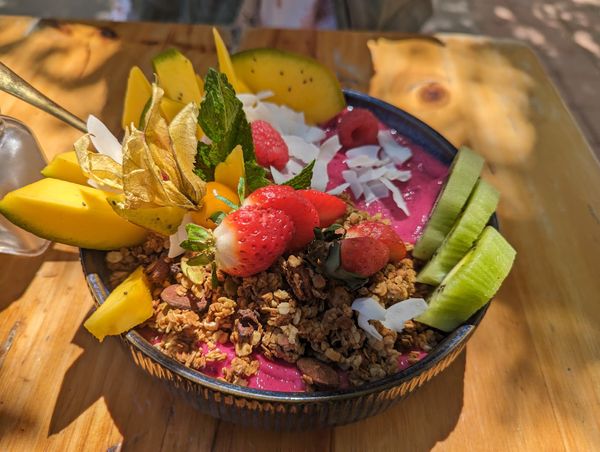 Genieße ein farbenfrohes Frühstück