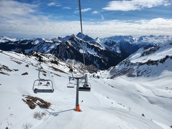 Bergpanorama mit der Seilbahn erleben