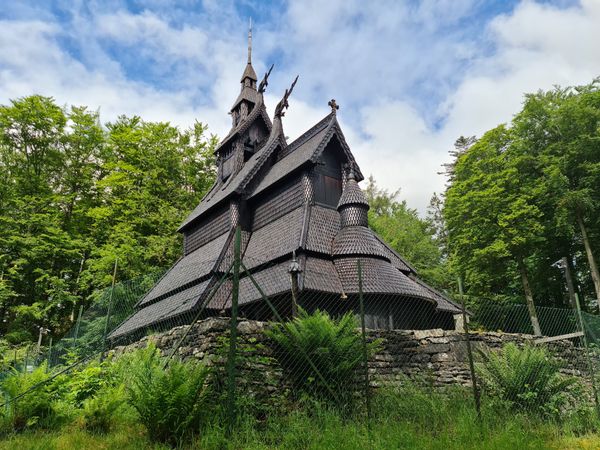 Zeitreise in eine uralte Stabkirche