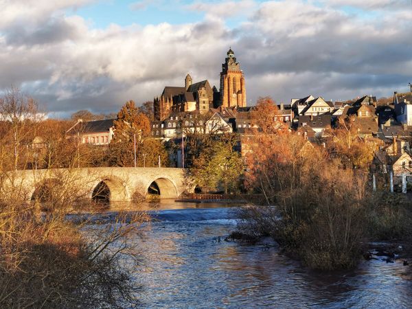 Historische Brücke mit malerischem Flair