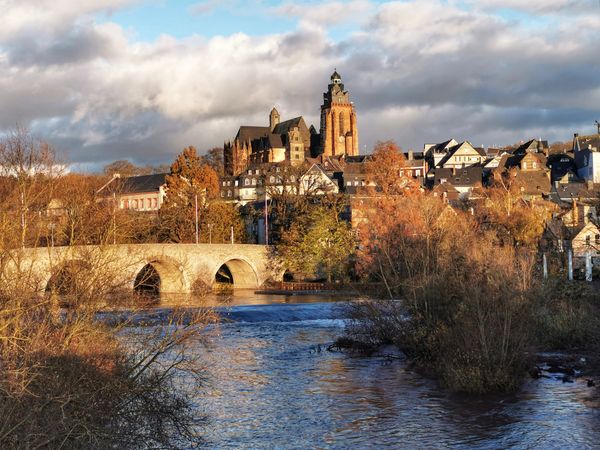 Historische Brücke mit malerischem Flair