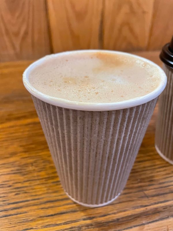 Kaffee in historischer Kirche