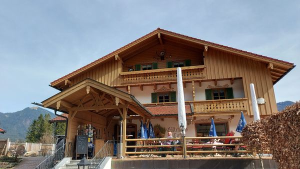 Kaffee und Kuchen in idyllischer Lage