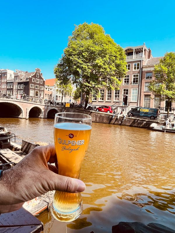 Erkunde holländische Biere am Kanal