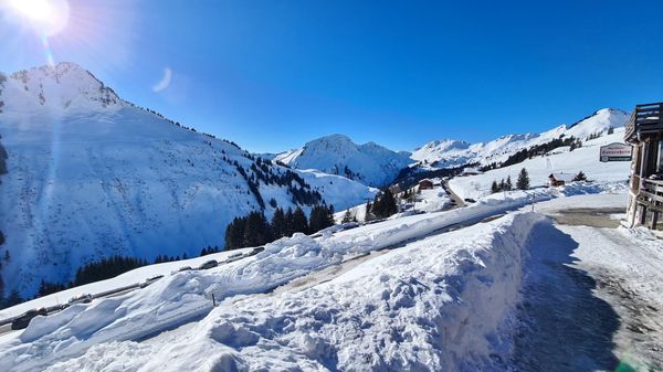 Skifahren im schneereichsten Dorf