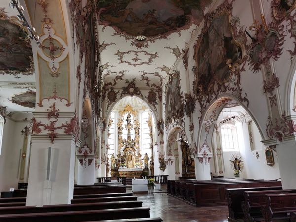 Bewundere die barocke Pracht inmitten der Altstadt