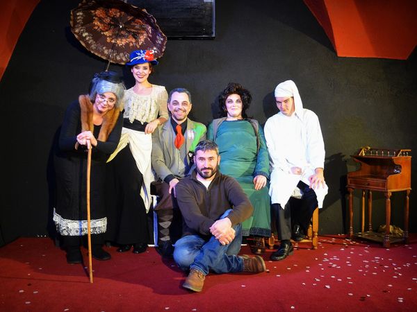 Theater und Kneipe für kulturelle Abende