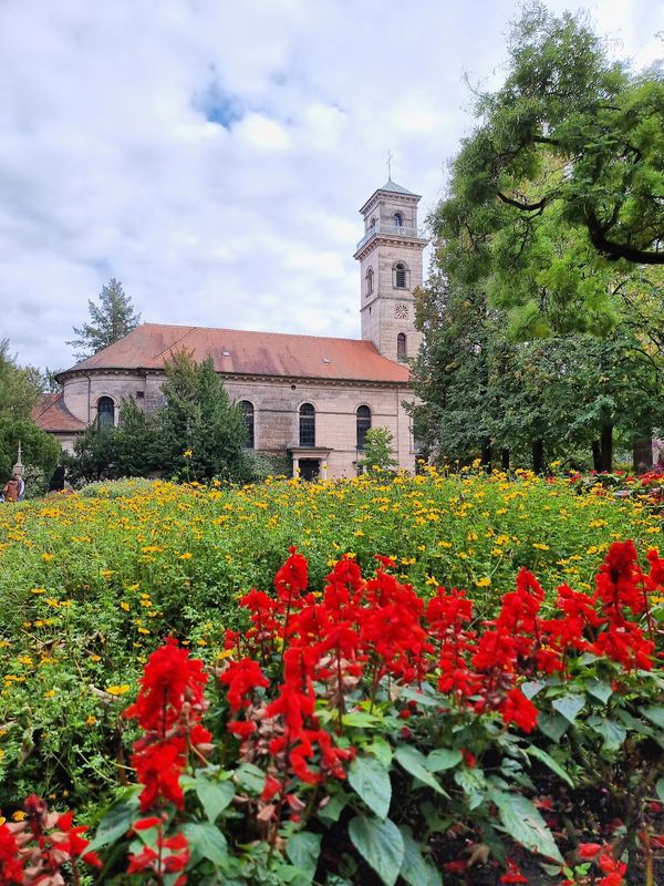 Blumenmeer und Architekturwunder