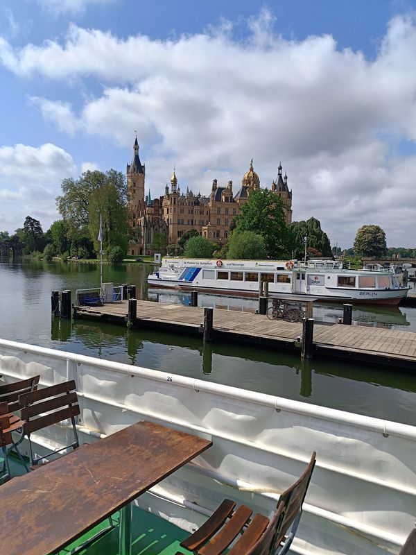 Schwerin vom Wasser aus bestaunen