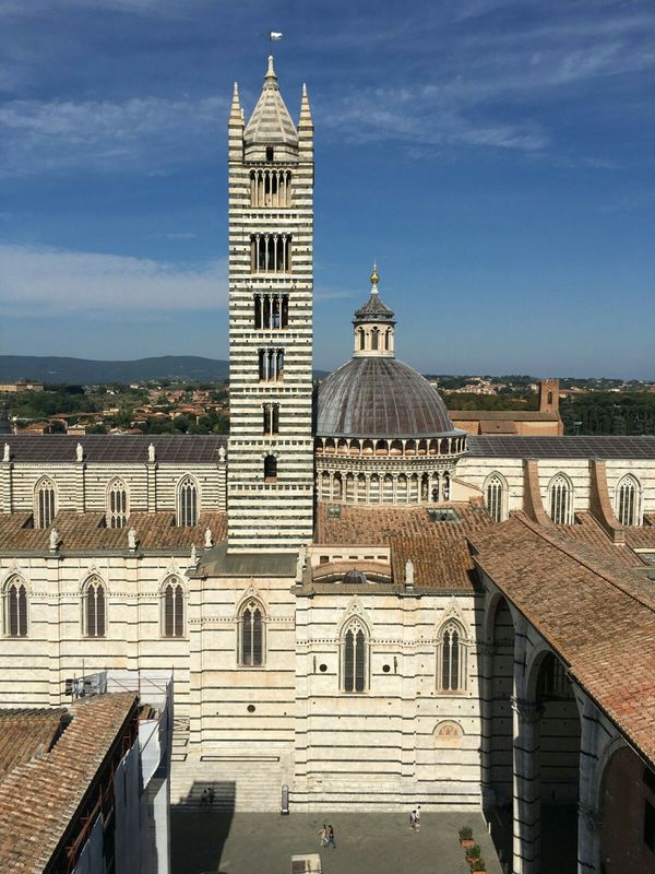 Tauche ein in die mittelalterliche Atmosphäre von Siena