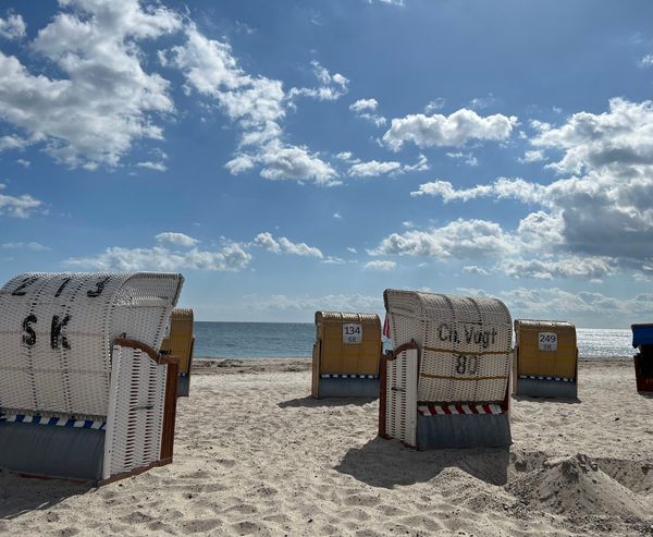 Gemütlich den Tag am Meer genießen