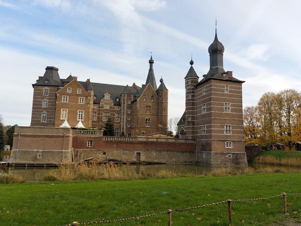 Märchenhafte Schlosskulisse und romantische Gärten