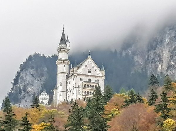 Märchenschloss mit atemberaubender Aussicht