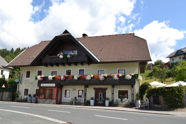 Traditionelle Küche in ländlicher Idylle