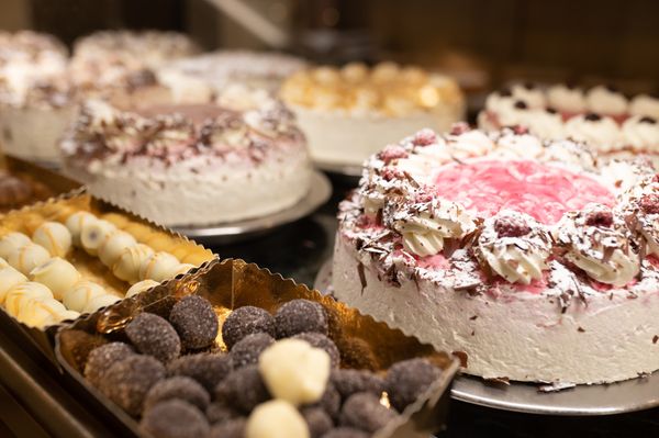 Gemütliches Café mit hausgemachten Kuchen