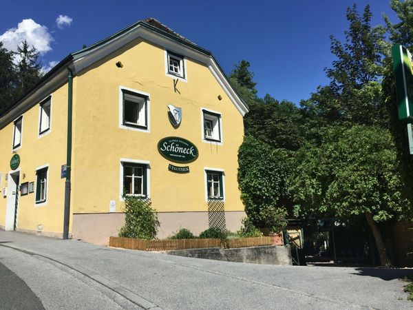 Haubenküche in historischer Jagdresidenz