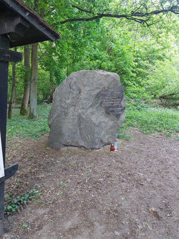 Bestaune echte Meteoritenkrater