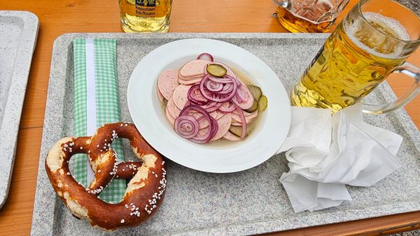 Idyllisches Biergarten-Erlebnis