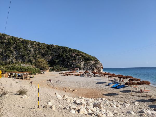 Abgeschiedener Strand mit Natur pur