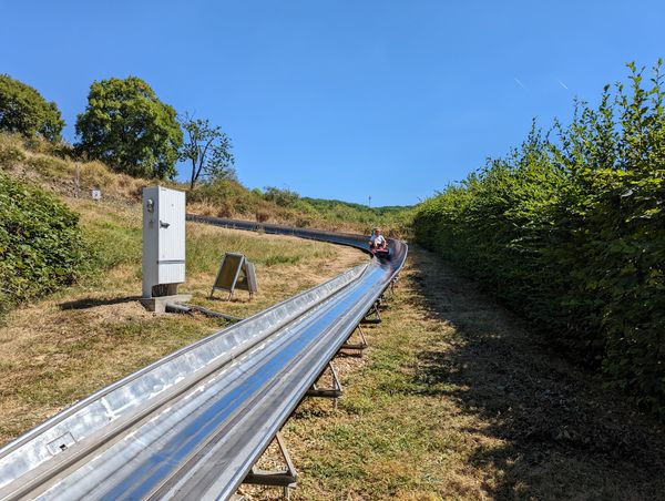 Rasant den Loreley-Bob hinuntersausen