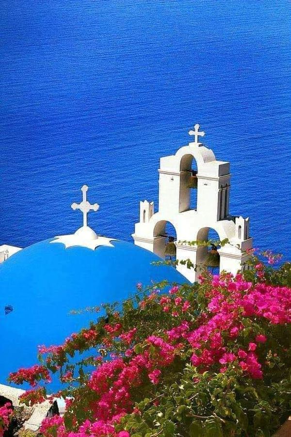 Einzigartige Kirche im Meer