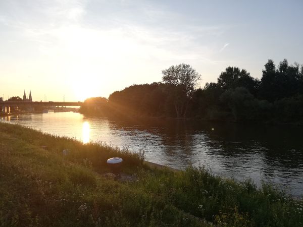 Strandfeeling an der Donau mit elektronischer Musik