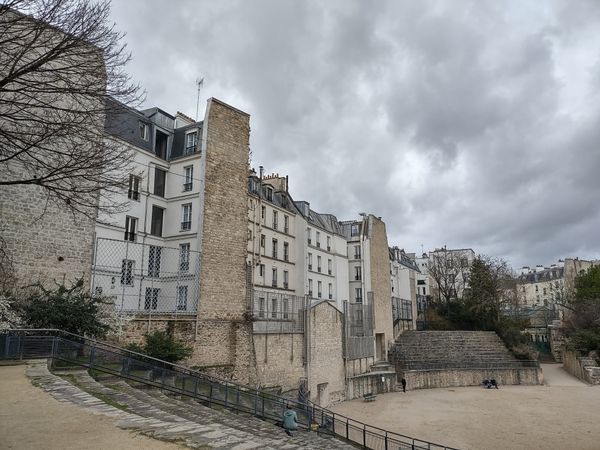 Pétanque in historischem Ambiente