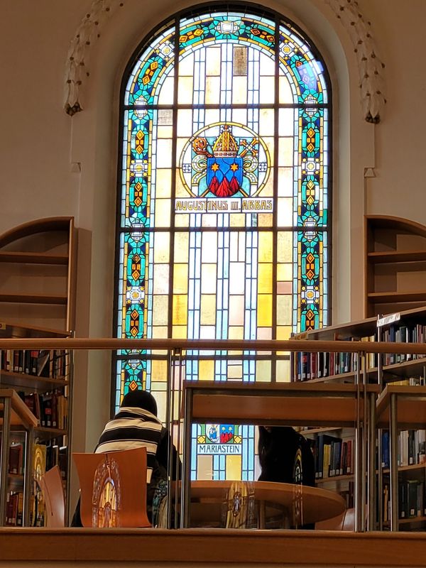 Lesen in einer ehemaligen Barockkirche