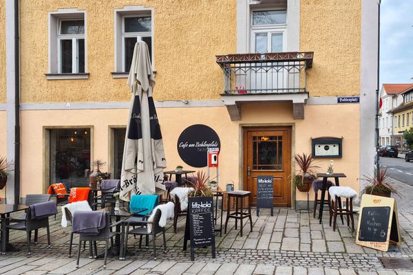 Hipstercafé mit leckeren Eggs Benedict