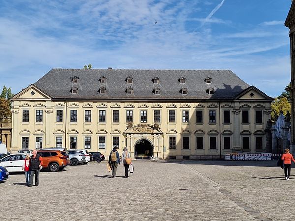 Weinprobe in historischem Ambiente