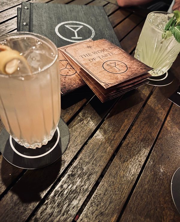Entdecke Dresdens Cocktail-Geheimtipp