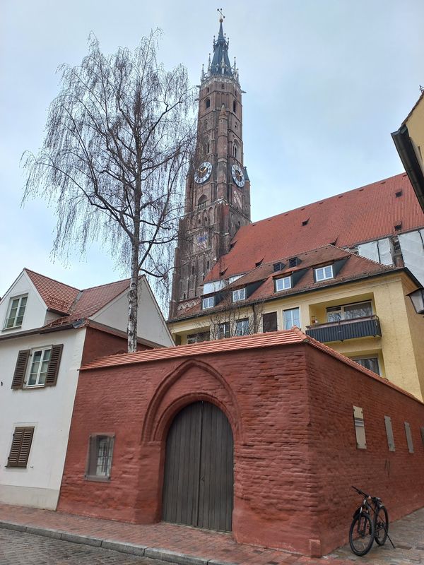 Bewundere den höchsten Backsteinturm