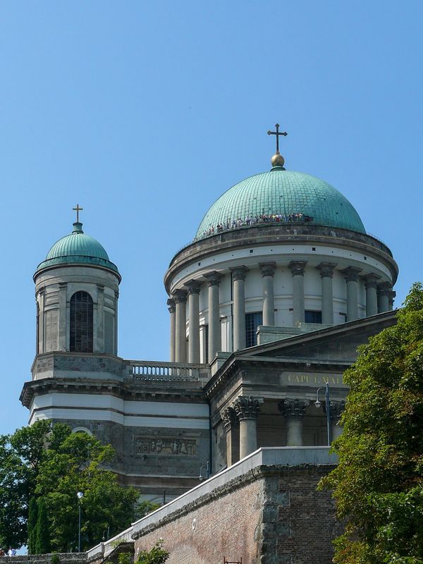 Bewundern Sie die mächtige Esztergom Basilika