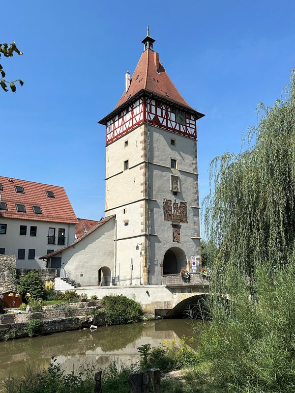 Mittelalterliche Gassen und farbenfrohe Fachwerkhäuser