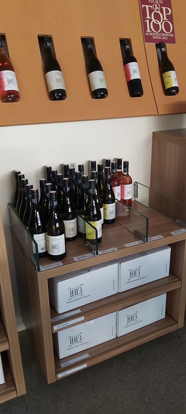 Eine Weintour durch verschiedene Bars unternehmen