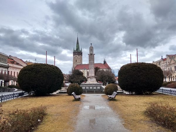 Historisches Wahrzeichen am Park