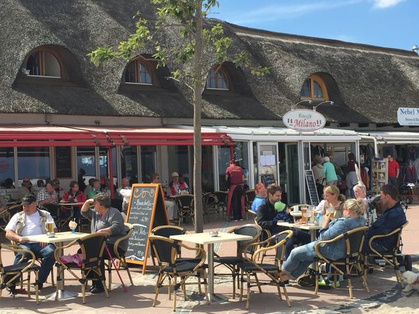 Genieße italienisches Eis am Strand