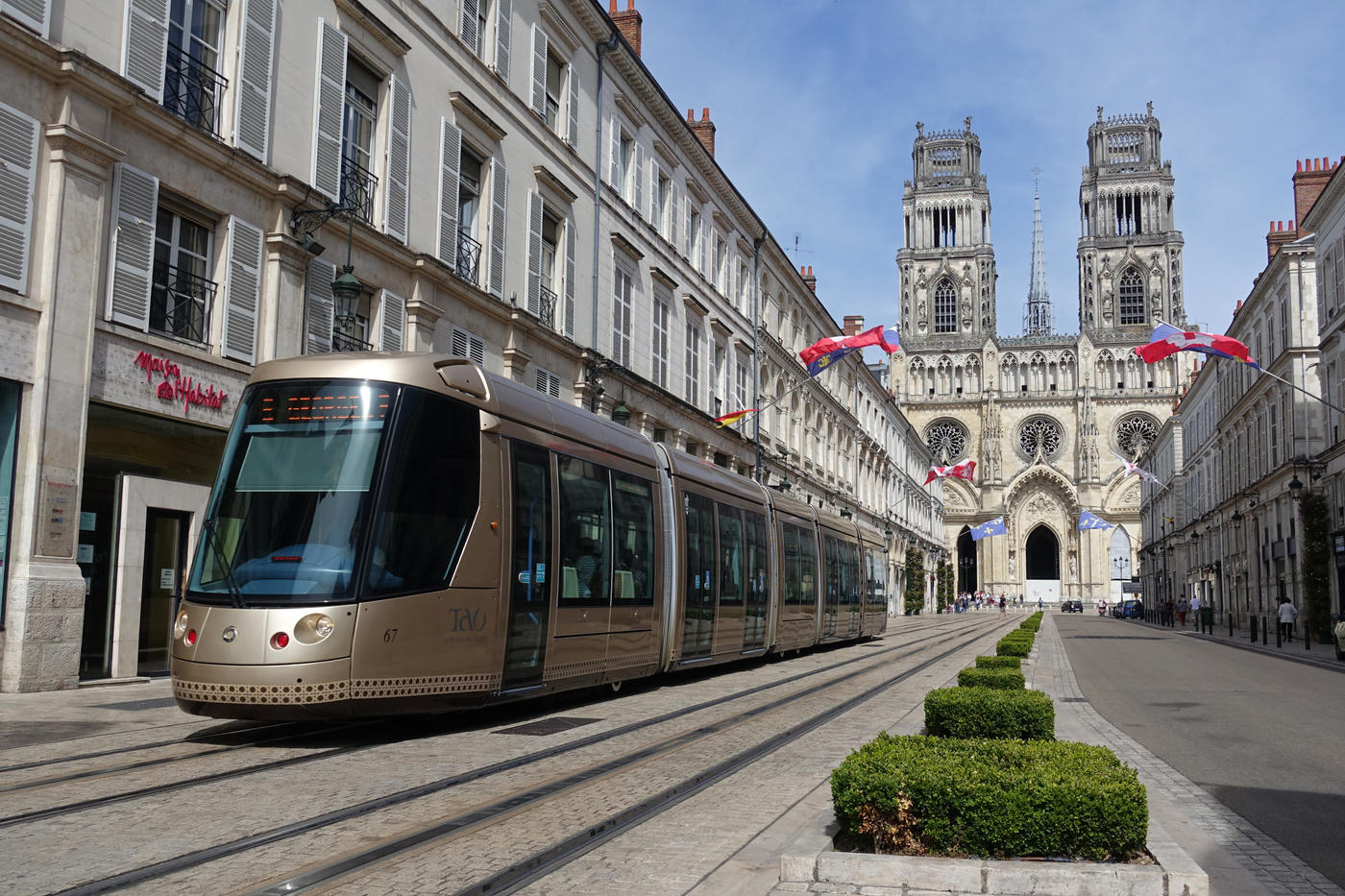 Orléans: Geschichte trifft Moderne