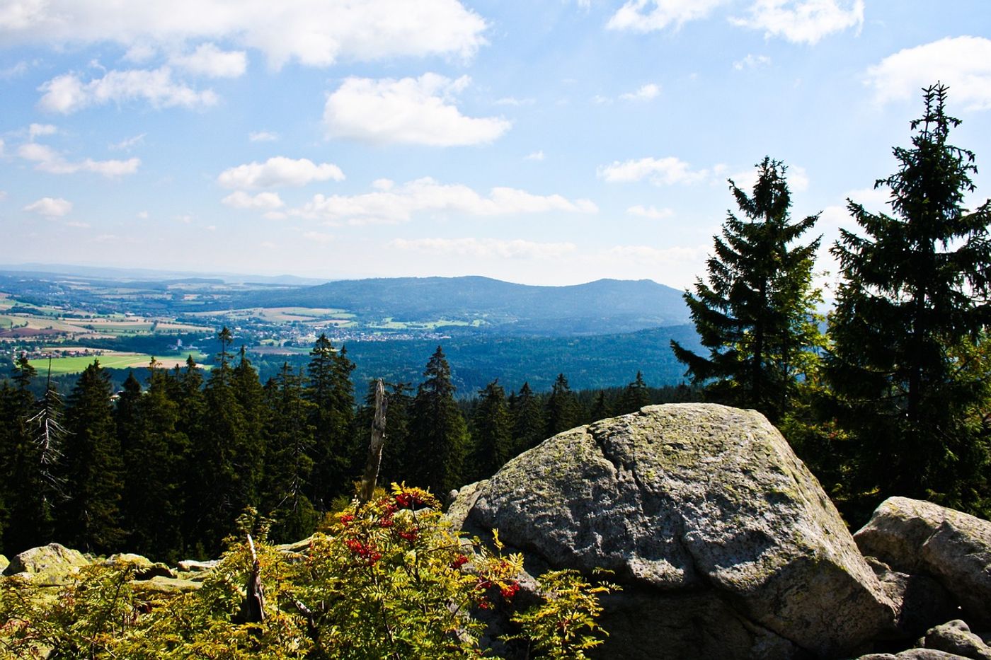 Explore
the beauty of the dense spruce forests and granite rocks.