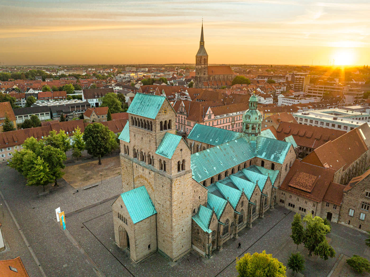 Entdecke eine 
kleine historische Großstadt.