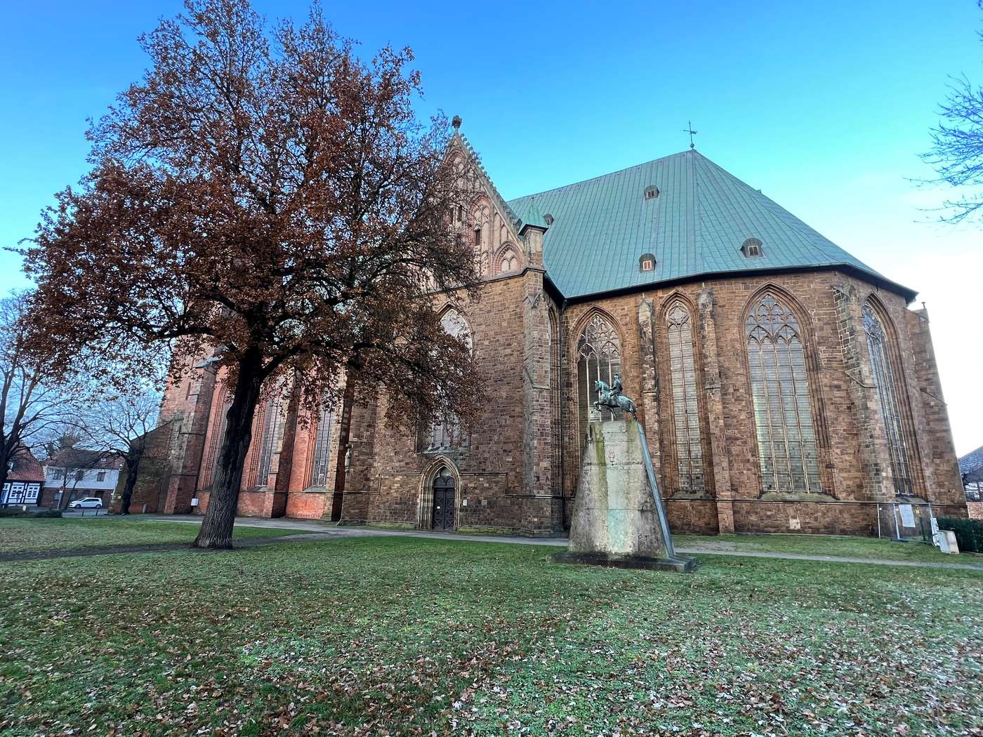 Tarihi keşfedin 
katedral ve sanat arasında.