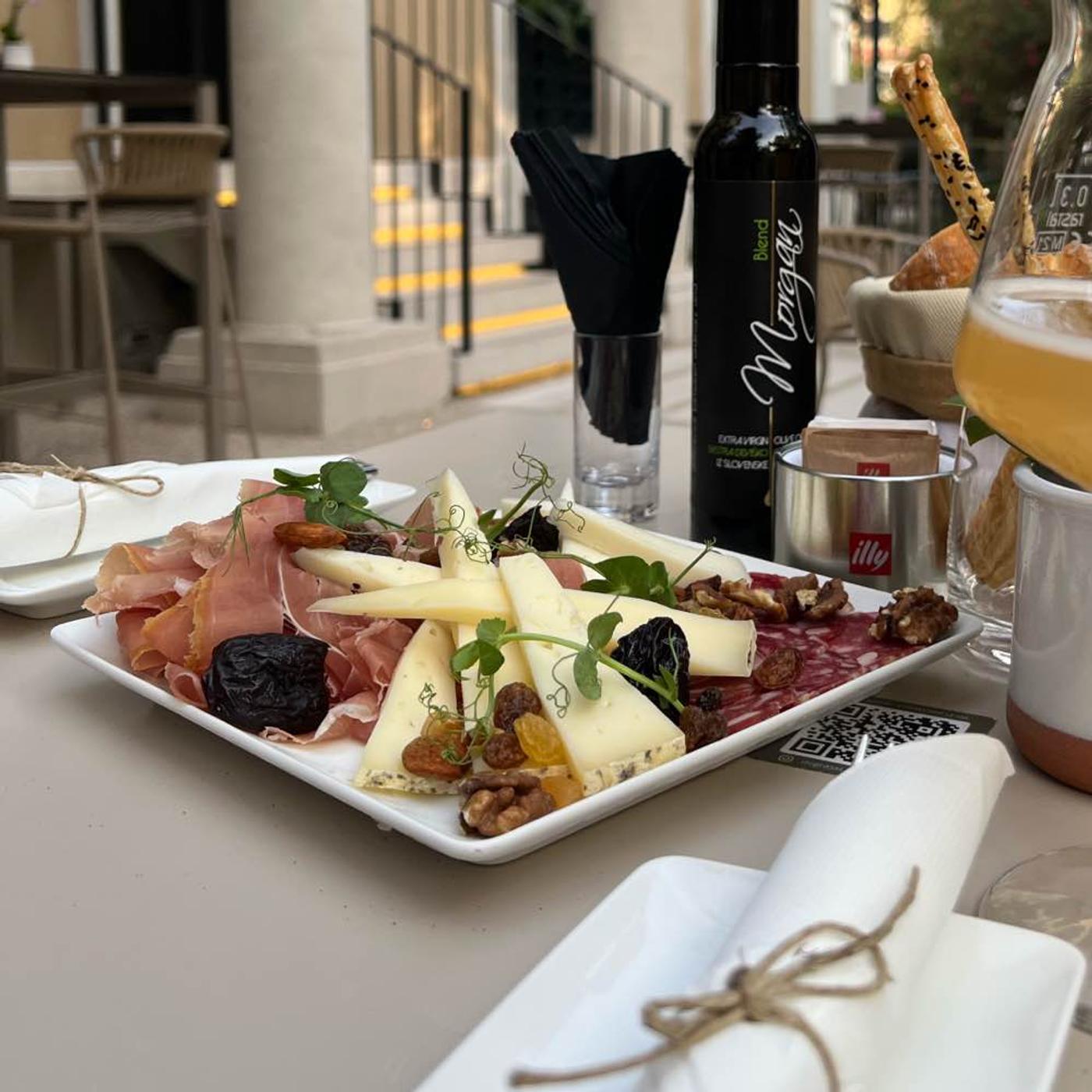 Spitzen Hotel mit leckeren Snacks und lokalen Craft Beer 🍺