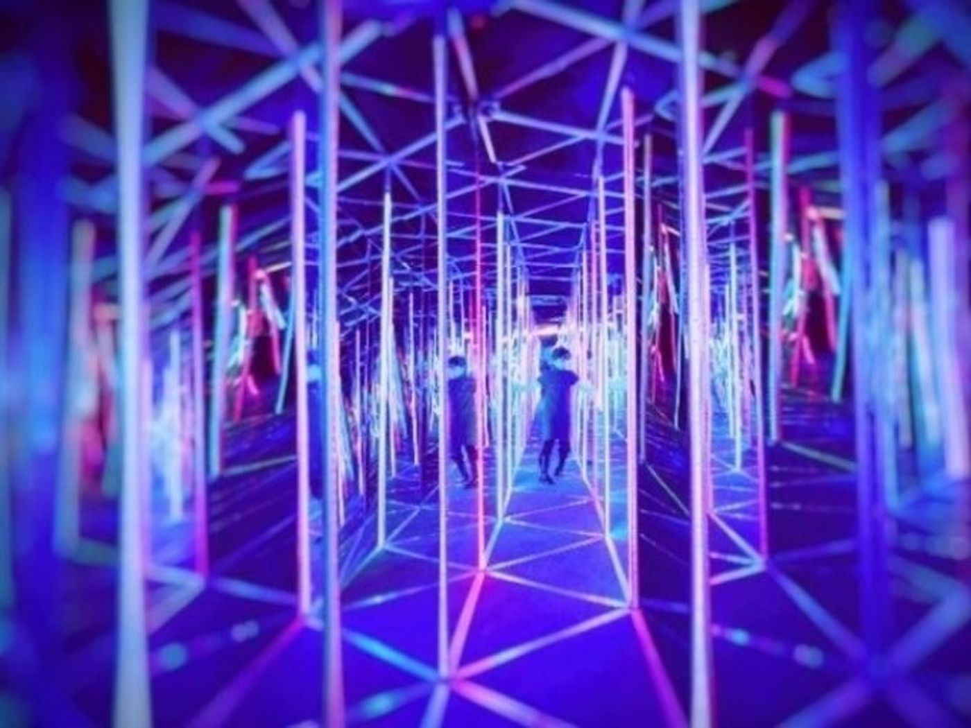 Ein Labyrinth der Spiegelungen