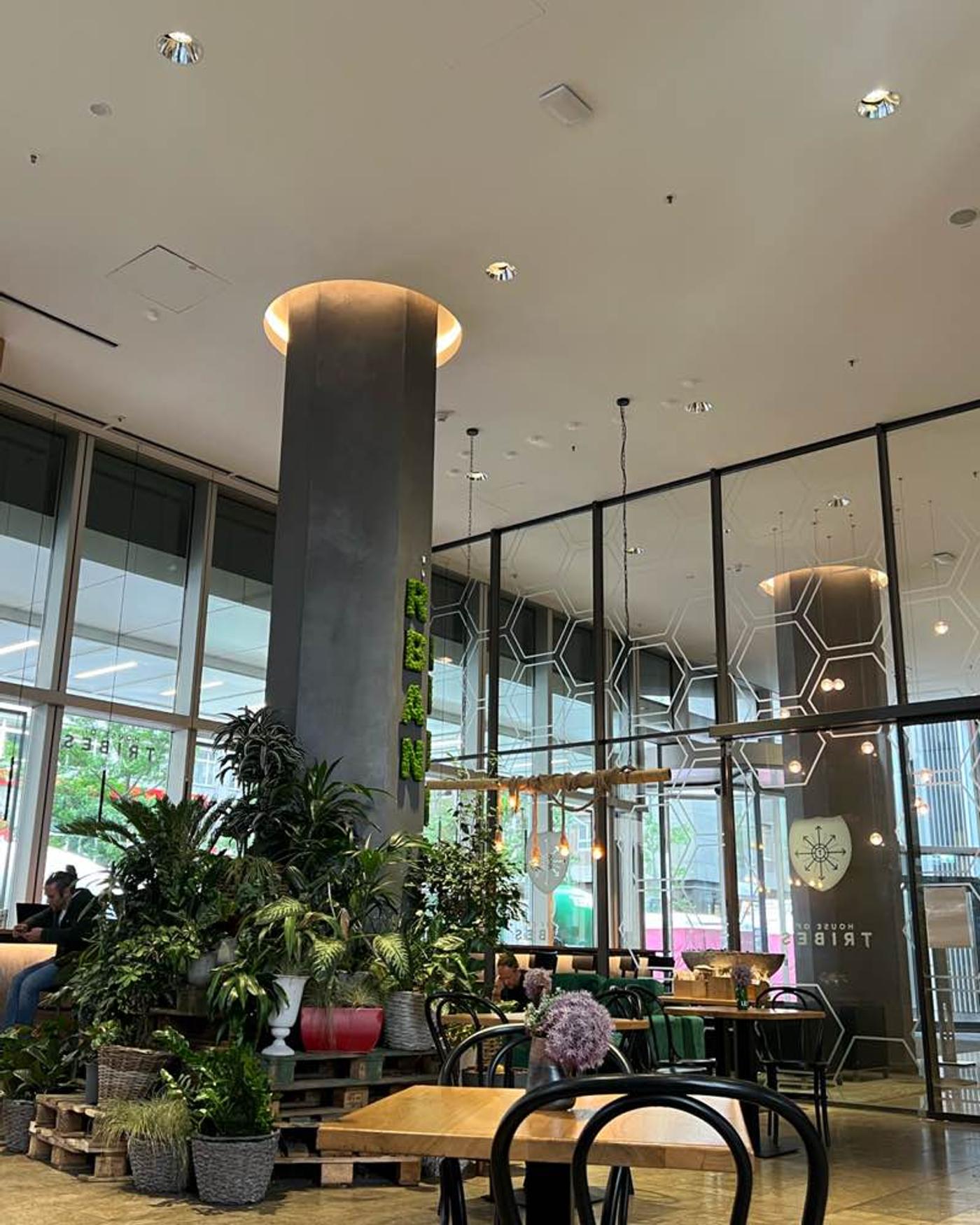 Brotzeit im Gardentower 🌿🌴