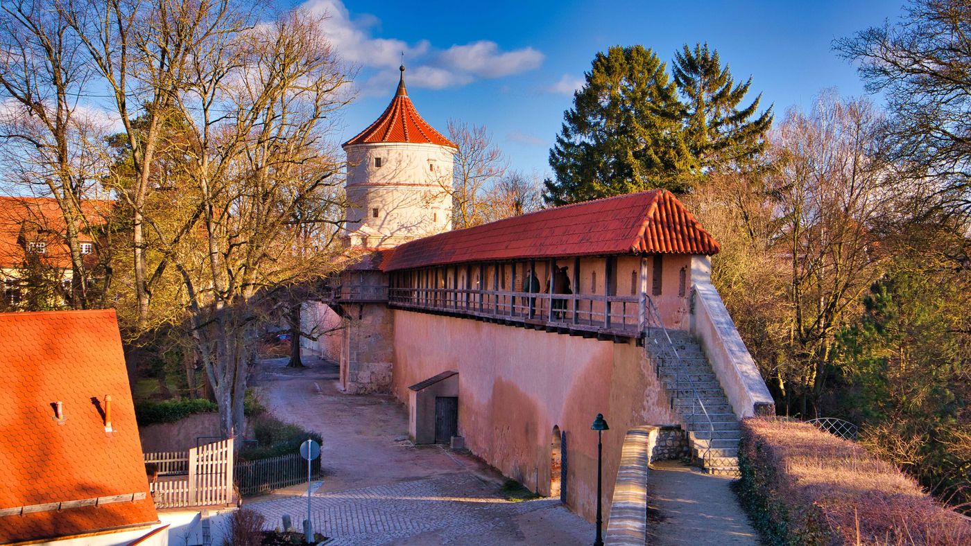 Rundgang auf historischen Wehrmauern