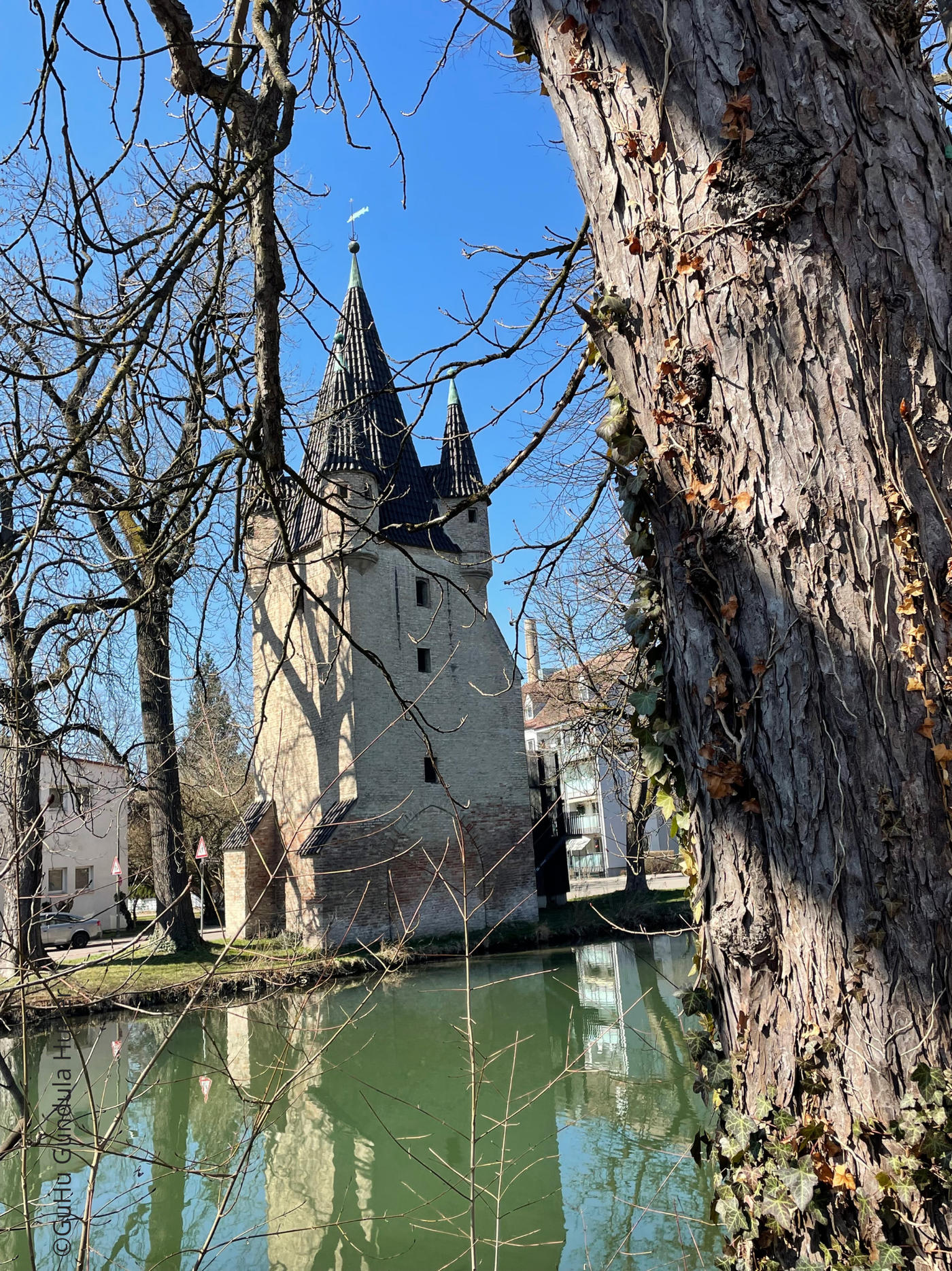 Fünfgratturm - ein Wehrturm  mit "fünf Fingerle"