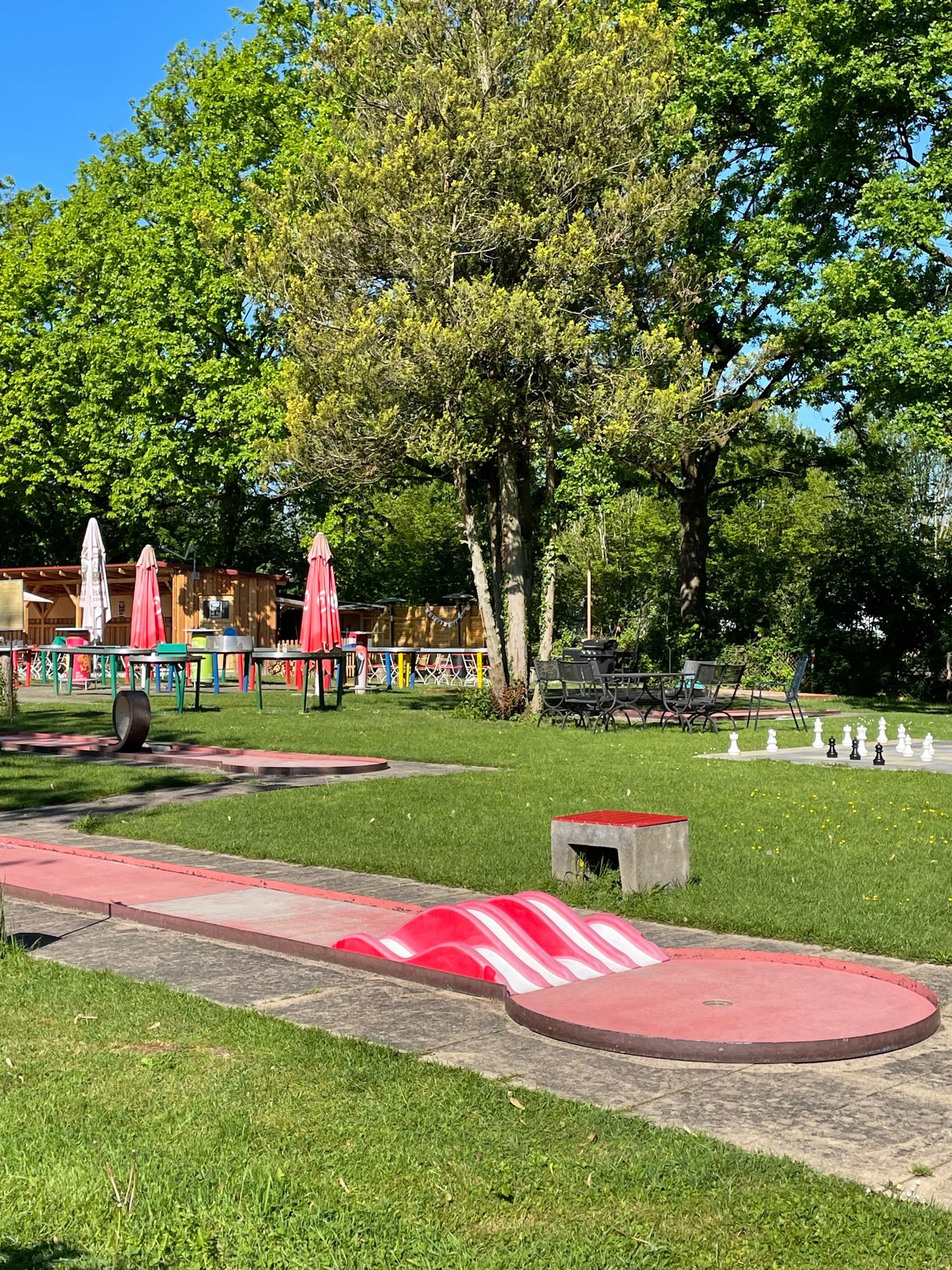 Minigolf , Pit Pat & Biergarten in  Bobingen