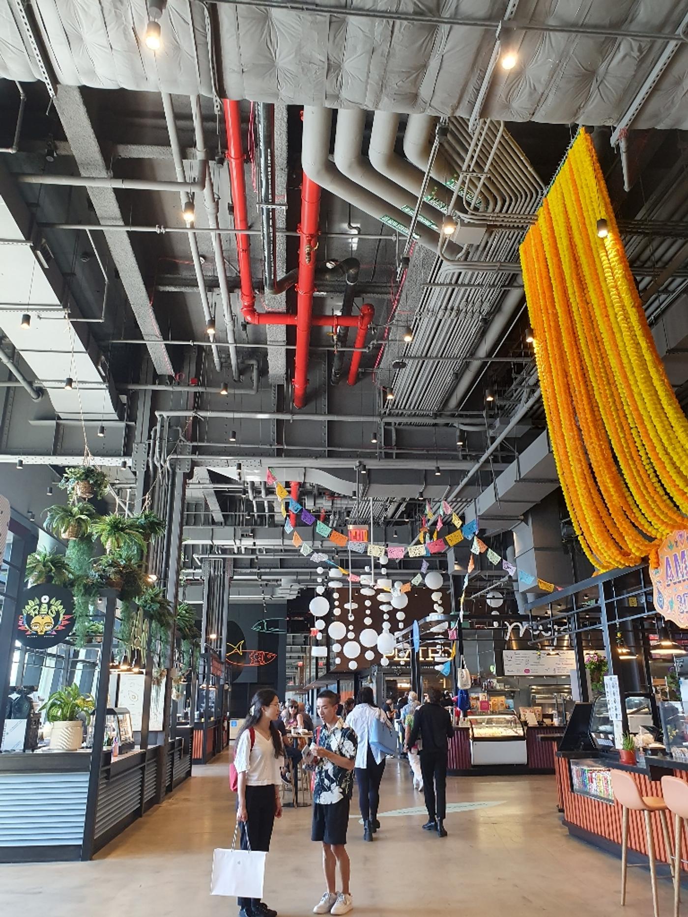 Food Market mit Ausblick