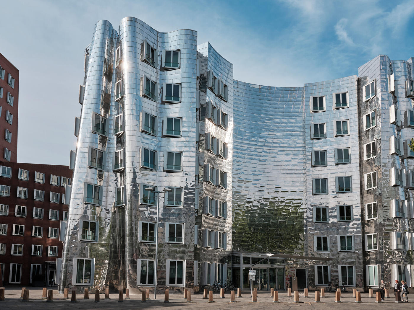 Futuristisches Architekturwunder am Rhein